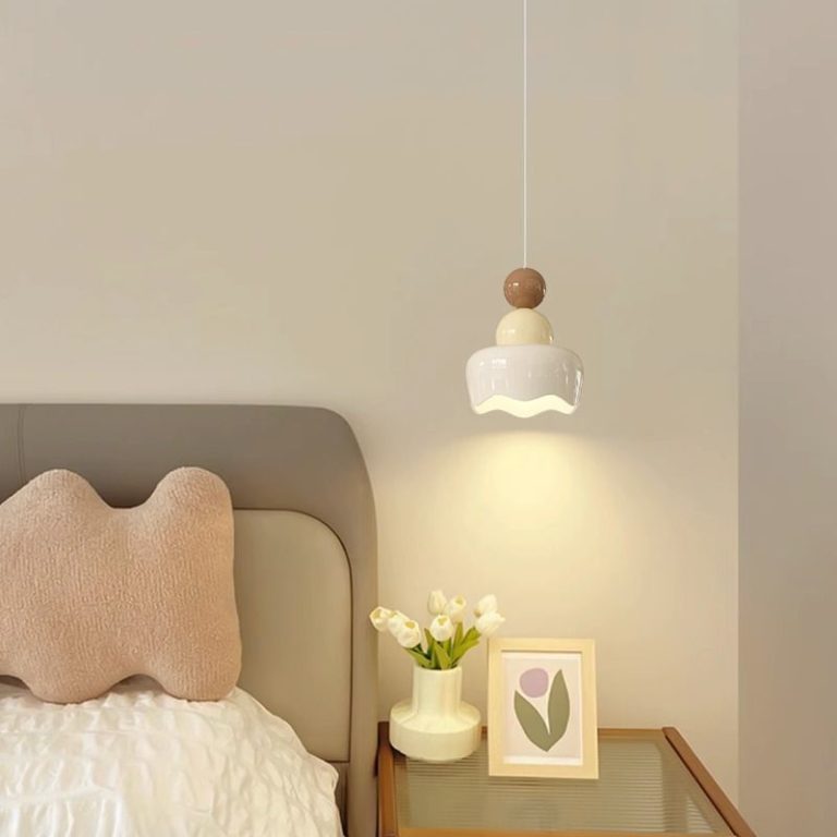 Illuminate Your Loved Ones’ Lives with Exquisite Small Table Lamps: The Perfect Gift Choice